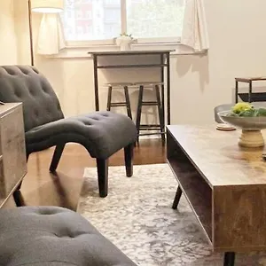 Townhouse In Uptown King Bed-wi-fi-free Parking-pool Apartment